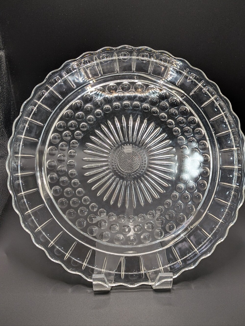 Sunflower Footed Cake Plate. Bubble Design Federal Glass - Picture 8 of 8